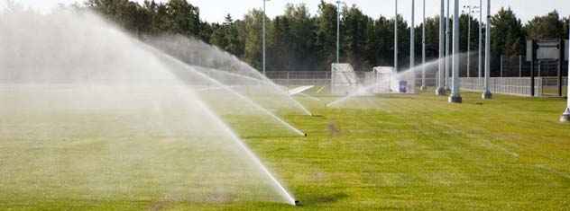 Progettazione e realizzazione impianti di irrigazione per campi sportivi: calcio, tennis, golf, rugby.