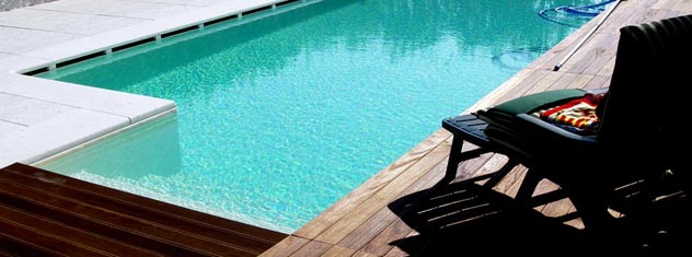 Piscine interrate a sfioro (con bordo sfioratore) realizzazione e vendita