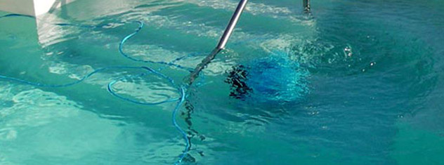 Robot per pulizia piscine interrata skimmer e a sfioro, installazione, manutenzione e vendita