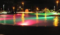 Sistemi di illuminazione per piscine a sfioro e skimmer