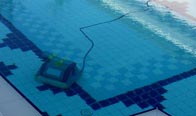 Robot per pulizia automatica fondale piscina